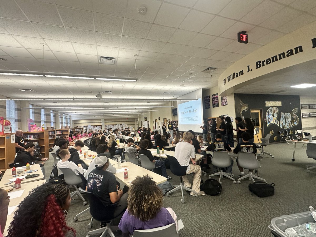 AveryL_2027's tweet photo. For 6 months I worked alongside six student athletes selected for a leadership cohort to deliver a summit to fellow student athletes @NISDBrennan. All week I was nervous and excited. So happy to see all our hard work pay off, it was an honor to do this alongside all of you. Thanks for the support @coach_dahle and Coach G @softballbrennan. 

@Bombers_16u