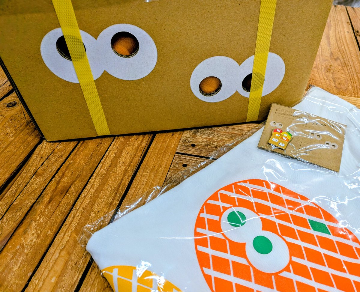 アイアムミカンTシャツ👀
アイアムカンキツとも同梱できます🍊
ビタミンカラーでカラフルなアイアムカンキツのピンバッジとも相性良いです。
この機会にぜひ👀！