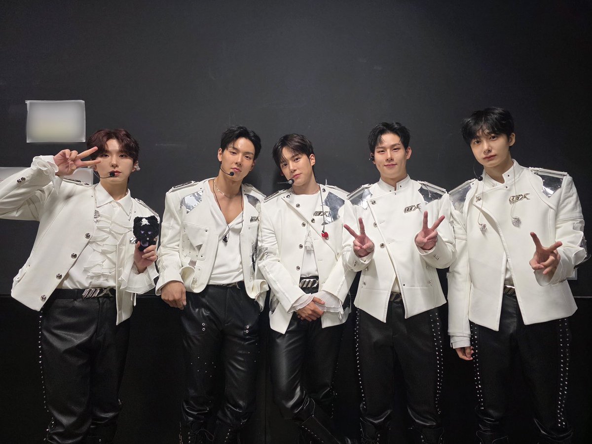 코앵이과잉보호ฅ˙ ͜ʟ˙ฅ tweet media