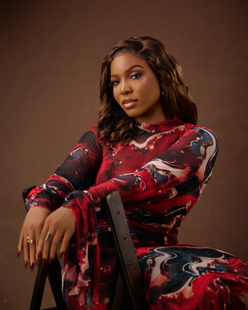 Precious cant afford a sienna tweet media