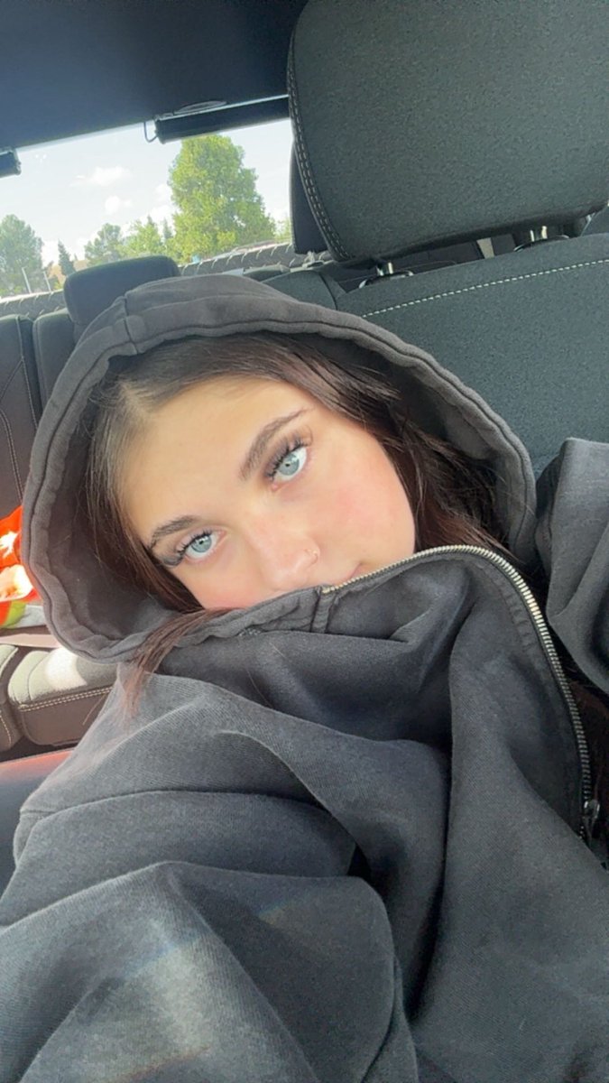 scarlett tweet media