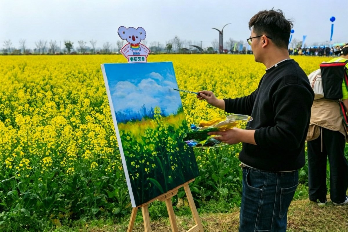GuzhenC37467's tweet photo. 🎼🎸🌸What does spring look like? Look! Amid seas of rapeseed flowers, let’s have a glimpse of spring scenery in paintings! #SpringScenery https://t.co/kNmAzFSN4v