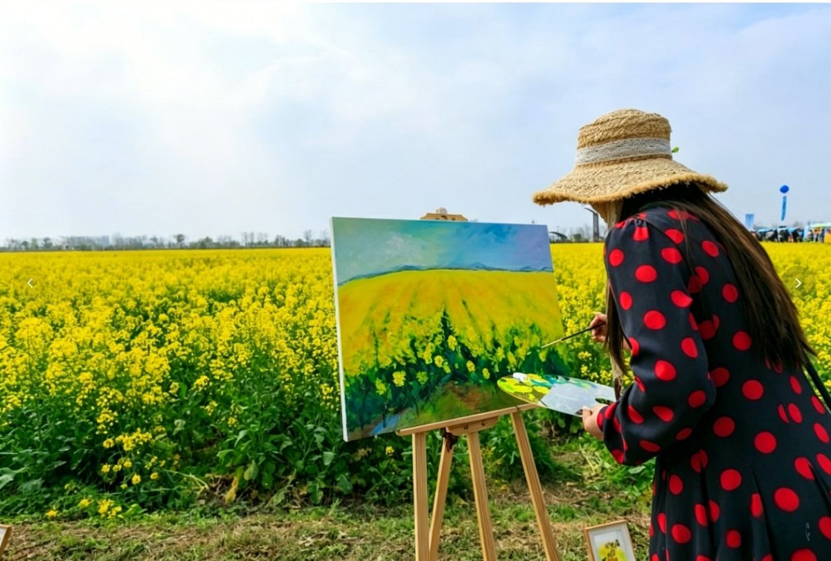 GuzhenC37467's tweet photo. 🎼🎸🌸What does spring look like? Look! Amid seas of rapeseed flowers, let’s have a glimpse of spring scenery in paintings! #SpringScenery https://t.co/kNmAzFSN4v