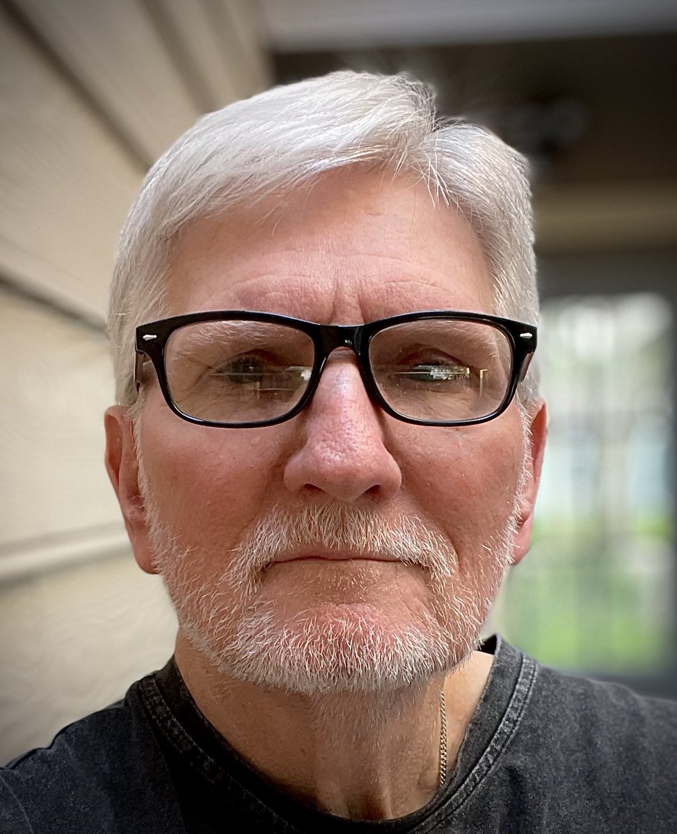 Saw some really lovely light and, grabbed a quick selfie. Should have taken off my glasses!!