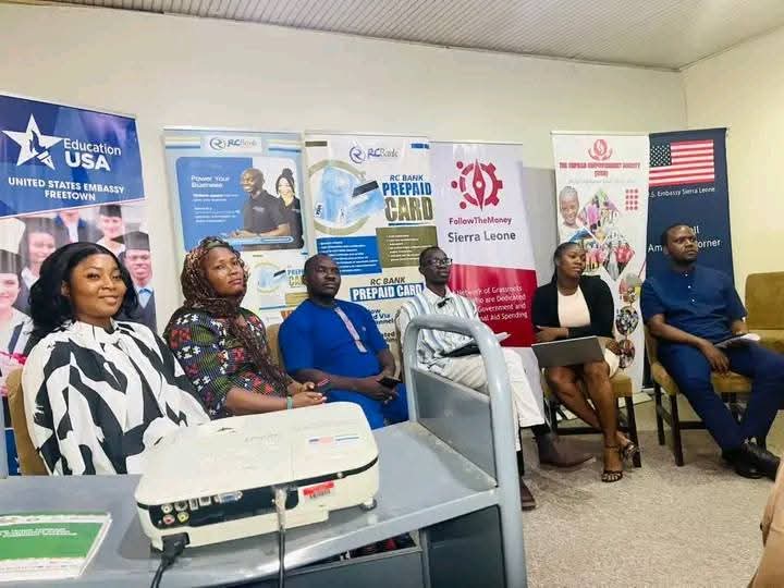 Amb_Ibrahim_JS's tweet photo. It was an honor to participate in the Youth Roundtable Discussion organized by The Orphan Empowerment Society Sierra Leone (TOES-SL) under the theme: “Empowering Sierra Leone Youths for National Development.”

For more info: The Calabash Newspaper (https://t.co/UBSu02v35G) https://t.co/JWhF4y44FP