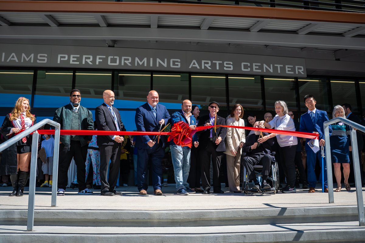 LASchools's tweet photo. Cue the applause for the new John Williams Performing Arts Center at North Hollywood High School. 🎭✨

Today, Los Angeles Unified celebrated the opening of a state of the art space where students will perform, create, and bring their stories to life for generations to come. Inspired by the legacy of distinguished North Hollywood alumnus John Williams, this new center reflects the power of arts education to spark imagination and open doors for students. 🎼🎬

This stage is ready for the next generation of musicians, performers, storytellers, and future award winners. 🌟
Congratulations, North Hollywood High School. The spotlight is yours. #LAUSD #NoHoHighSchool #JohnWilliams #ArtsEducation #FutureReady
