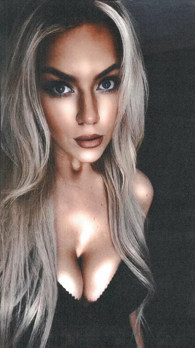 Ashley 🖤 tweet media