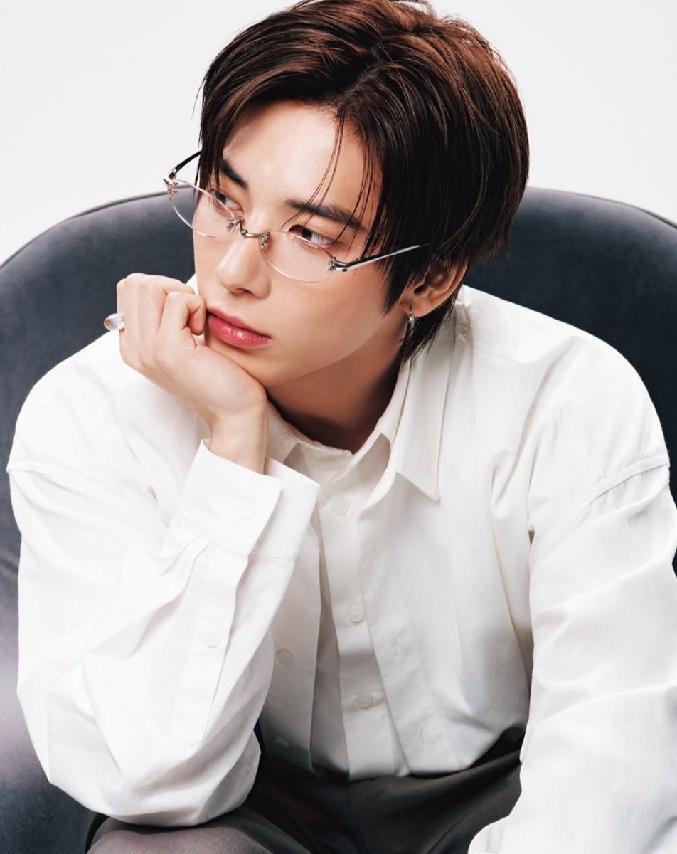 tzn_zal2's tweet photo. 그냥 보고싶어서 모아본 예쁜나이 스물다섯 태현 타래 https://t.co/foazbiUEcS
