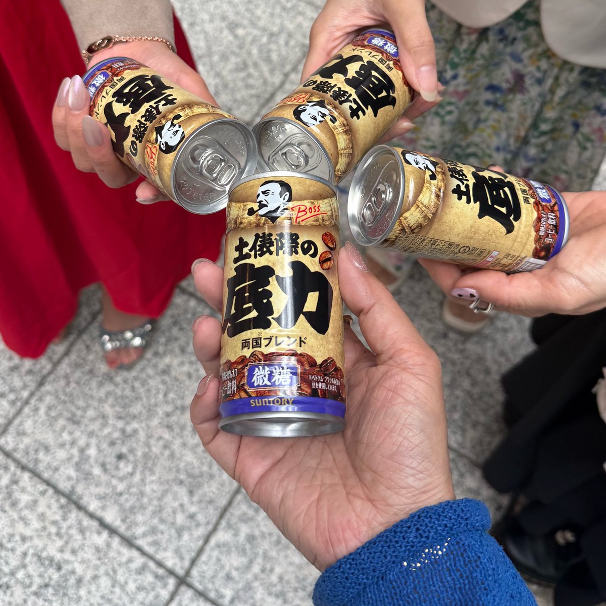 わたしのロケモ期も
オフラをもって終了しました✨️
スリショ緊張しすぎて記憶ないけど
みんなにメロもらえた？とか
今日佐野さんメロの在庫ありますよとか
教えて貰えてめちゃくちゃ楽しかったw

安定で貰えなかったので安心して←
初めましてもイツメンもいつもありがとう❤️‍🔥

 #OWV_ROCKETMODE