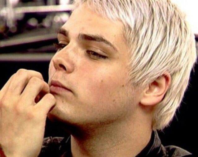 Licuado de esmegma de Gerard way tweet media