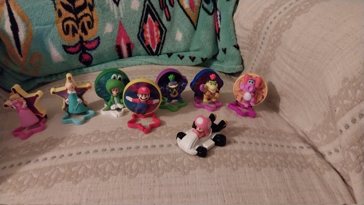 tonignosis's tweet image. Thrift store scores from today! Four Japanese Disney pedestal mugs, a REALLY cute ghost pillow, a Universal Monsters game, a Lucy mug, a Maximum Overdrive mug(!), and several Super Mario McDonald's toys! Love y'all! #MutantFam