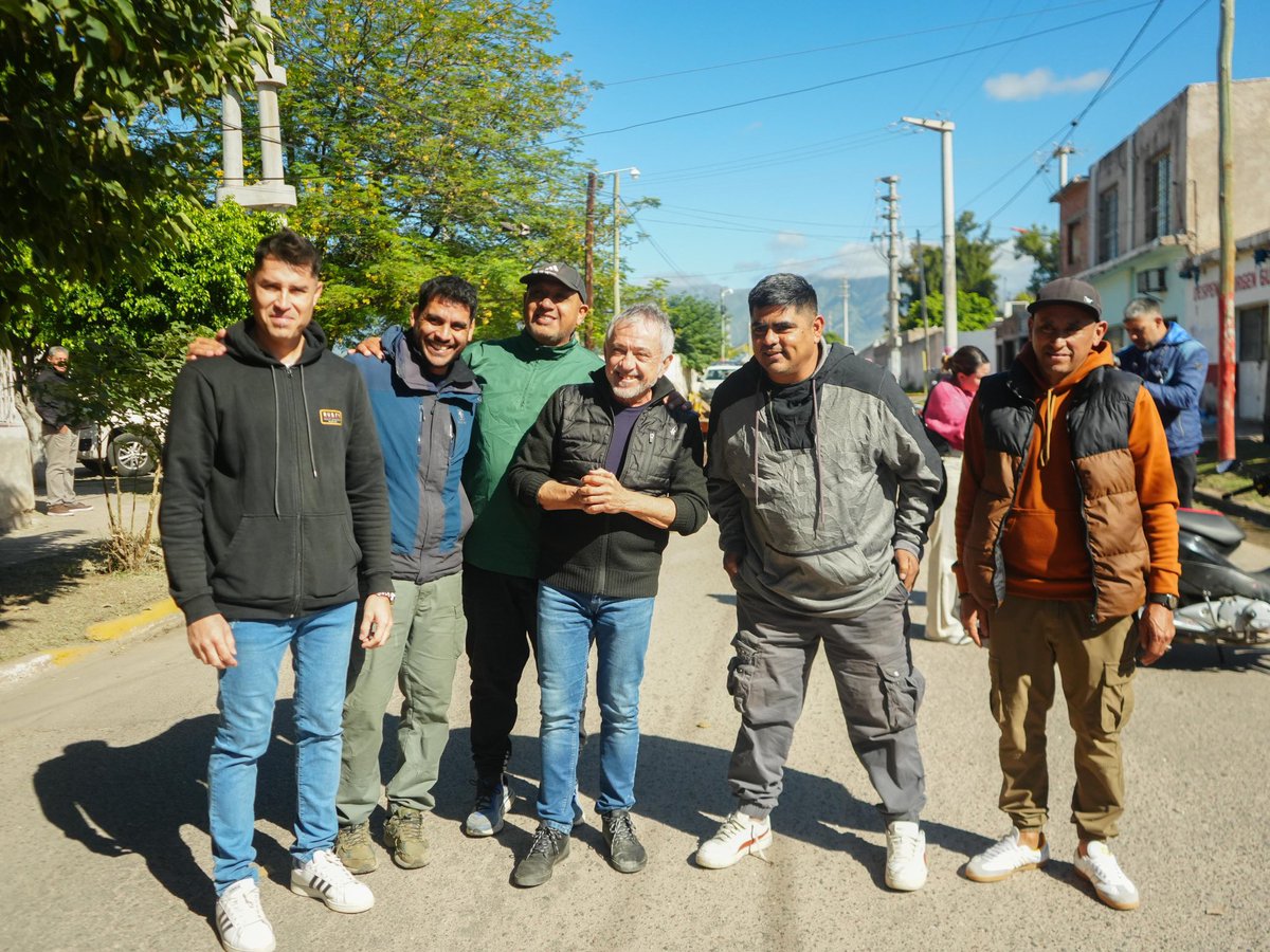 Con BACHEO, ILUMINACIÓN, LIMPIEZA y apertura de calles, seguimos recuperando espacios de nuestra ciudad.