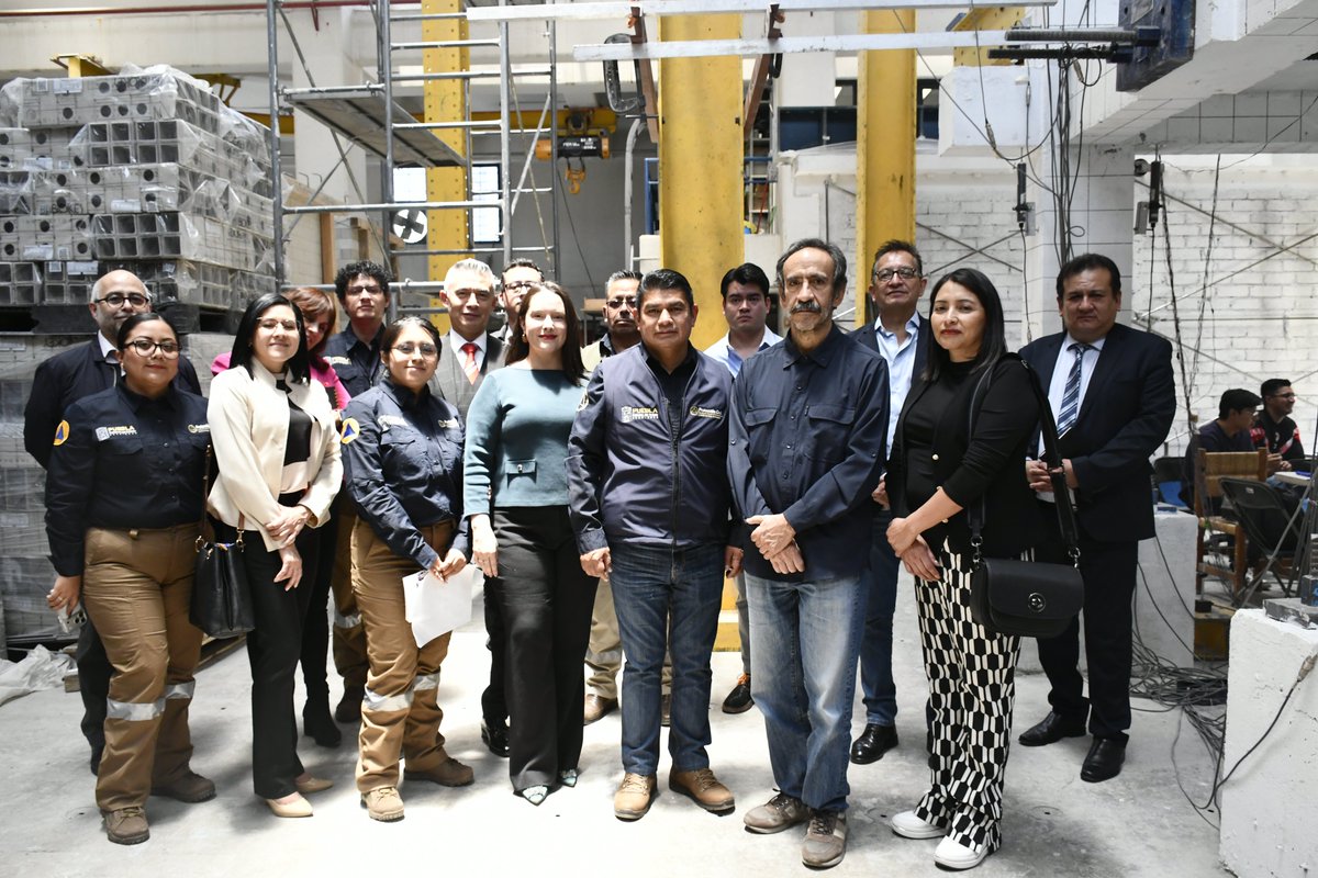 CenapredMexico's tweet photo. Hoy se fortalece la coordinación interinstitucional para la #GestiónIntegralDelRiesgo de Desastres. #Cenapred, @Hacienda_Mexico y el @Gob_Puebla dialogan sobre la prevención de riesgos de desastre y la gestión financiera. https://t.co/31lvqZ8uBM