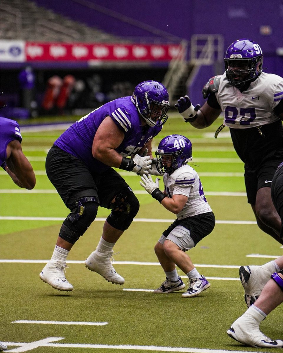 UNI Football tweet media