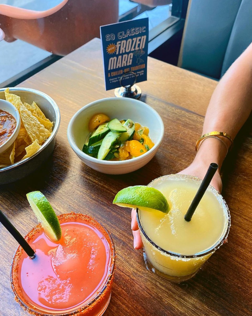 KelvinSlush's tweet image. Come for the tacos, stay for the fiesta. 🌮

Joyride Taco House in Gilbert, AZ sets the tone with a lively patio scene, authentic flavors and #frozen Margs made with our organic Kelvin Slush #Margarita Mix. 

Enjoy the ride at joyridetacohouse.com.

#arizonaeats