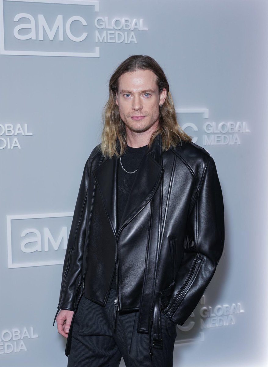 sam reid updates tweet media