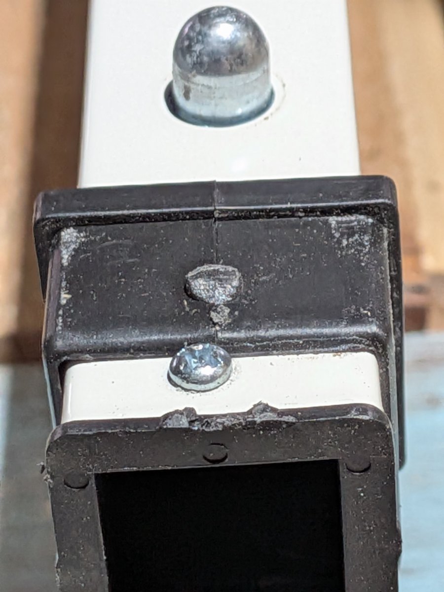 おはようございマスダ　#門真市　雨です。

昨日のイベントでテント貸し出しやったら、部材の不具合があって、本日修復。　レンタル料も　損料も　運賃も取らないので　文句は言わないでほしい。

積み込みや搬入は大変なんですから・・・
#企業公式が地元の天気を言い合う