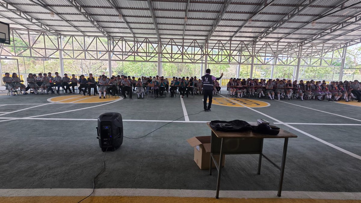 PDHgt's tweet image. 📚 #EducaciónEnDDHH
📍#BajaVerapaz
Con el objetivo de promover el conocimiento y la comprensión de los #DerechosHumanos fortaleciendo su respeto y aplicación en la comunidad educativa, la Auxiliatura de la @PDHgt lleva a cabo un taller acerca de los derechos fundamentales y la