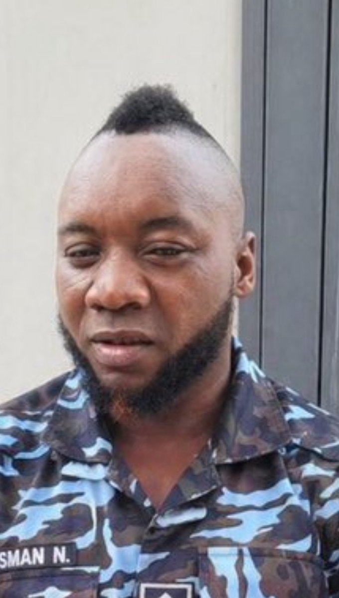 Mc_Naijamouth's tweet image. Which kind police be. 
See face. 
#nigeria 
#GovernmentProjects 
#police