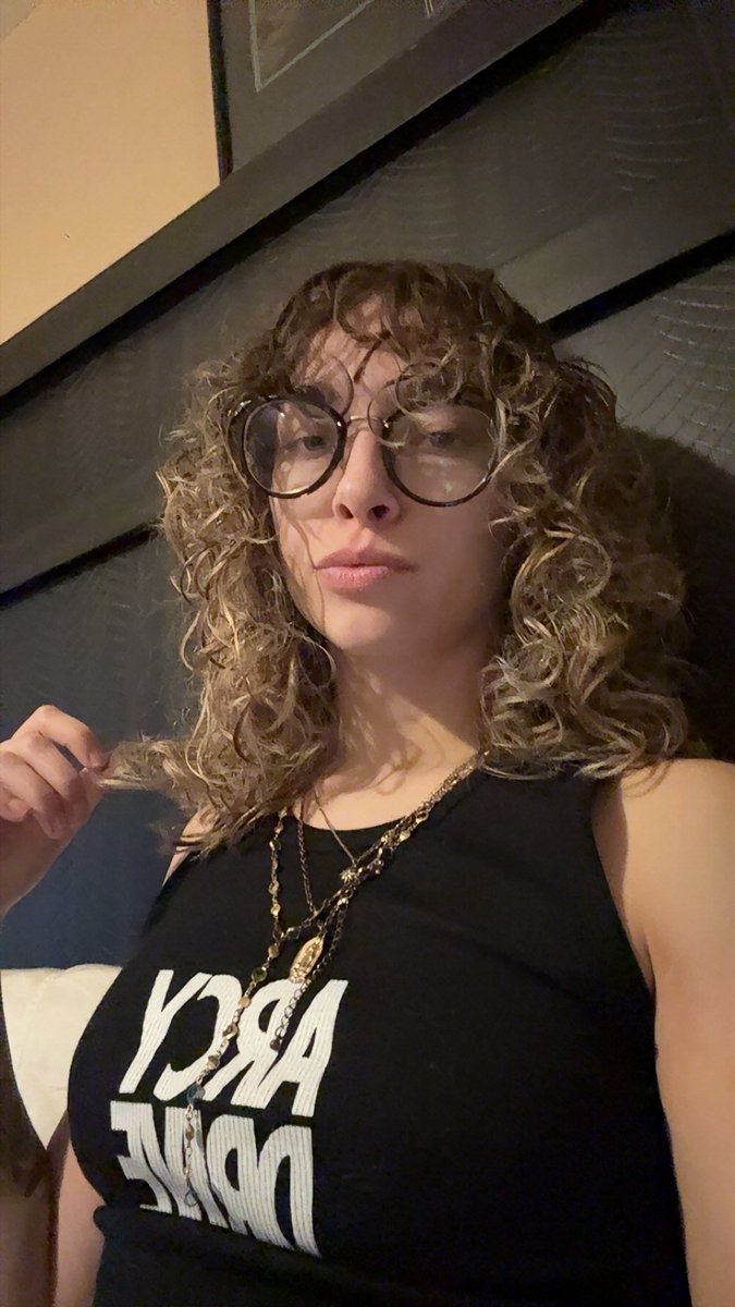 queenabri tweet media