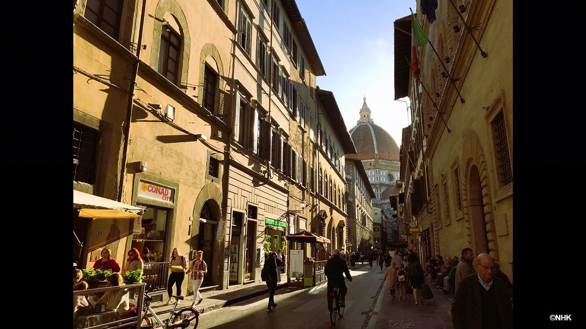 5月1日の #世界ふれあい街歩き 📺
舞台はイタリア・フィレンツェ！🍝👠

⚜️ メディチ家が愛した芸術の都をぶらり
⚜️ 70歳のシェフが守る伝統の味
⚜️ 世界に一つだけ！靴職人が語る美学
⚜️ より道は、紀元前に築かれた「天空の街」

語り：松重豊 ＆ 濱田マリ