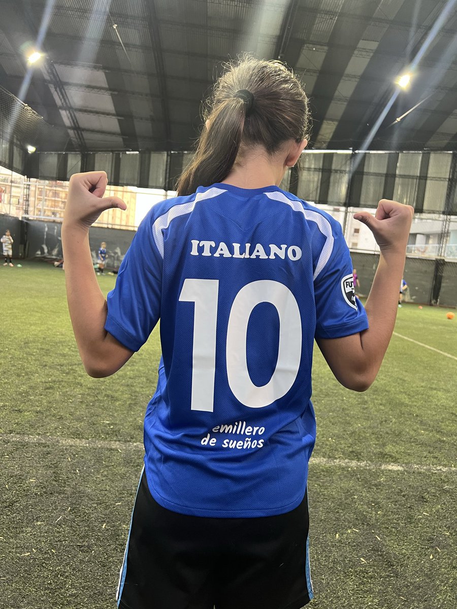 Noeeefernandz's tweet photo. Mi orgullo este año la 10 del Italiano https://t.co/tSryNU8uFh