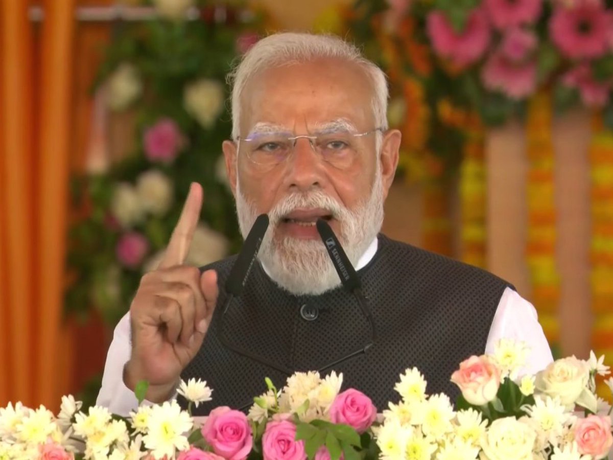 ani_digital's tweet image. PM Modi expresses grief over Bengaluru wall collapse, announces ex-gratia for victims
Read @ANI Story | aninews.in/news/national/…
#Modi #express #grief