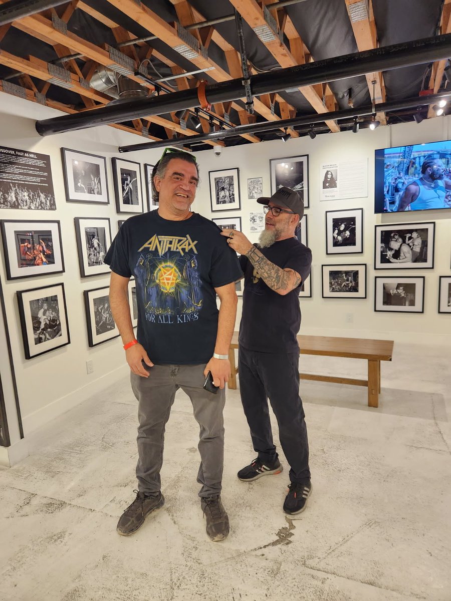 JonEdgarOnSet's tweet image. Was awesome meeting one of my favorite #thrash #metal heros @Scott_Ian of @Anthrax, who was the guest rour guide at @punkrockmuseum last week!