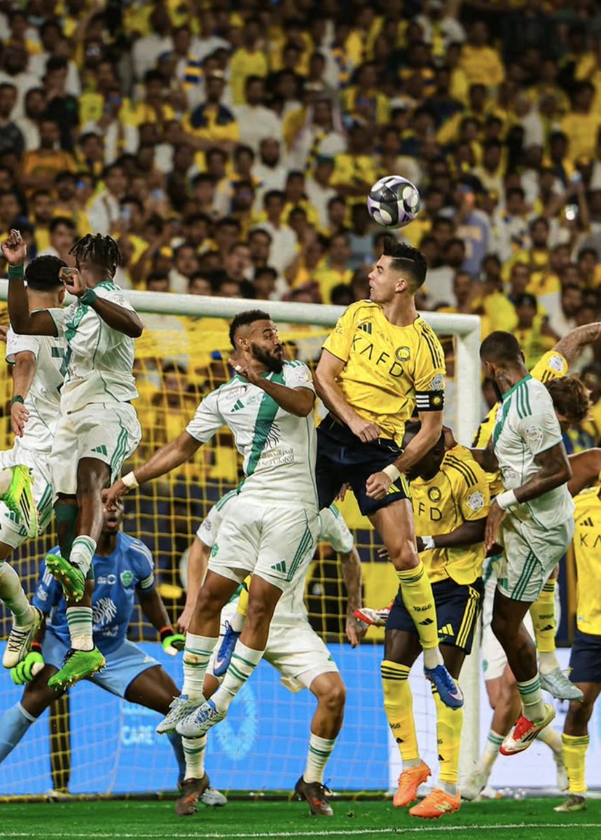 El vuelo de Cristiano Ronaldo a los 41 años de edad. 

Imposible no rendirse ante la grandeza de CR7.

AIR CRISTIANO.