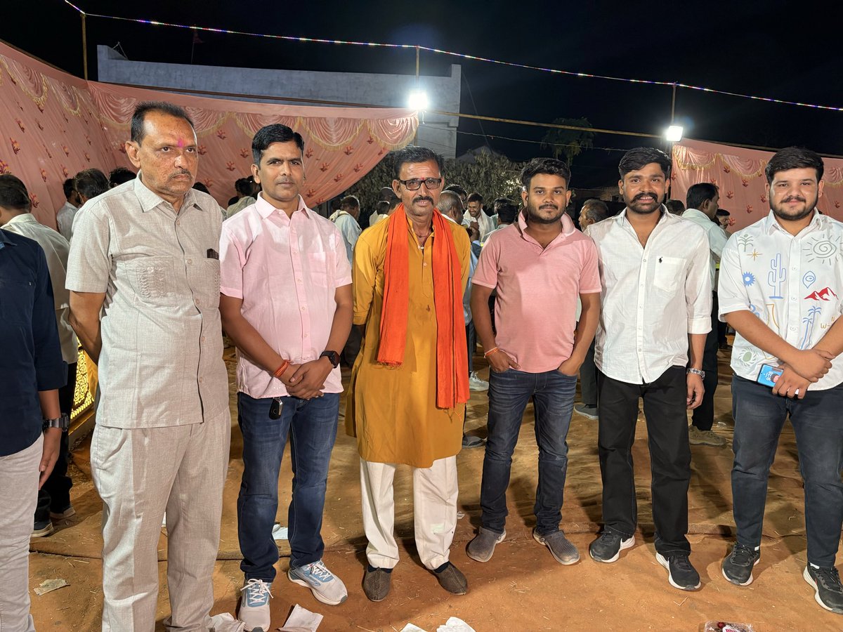 आज रैपुरा एवं बाकल-बहोरीबंद क्षेत्र के विभिन्न वैवाहिक कार्यक्रमों में सम्मिलित होकर आत्मीयजनों से भेंट की।
#neerajbadagaon