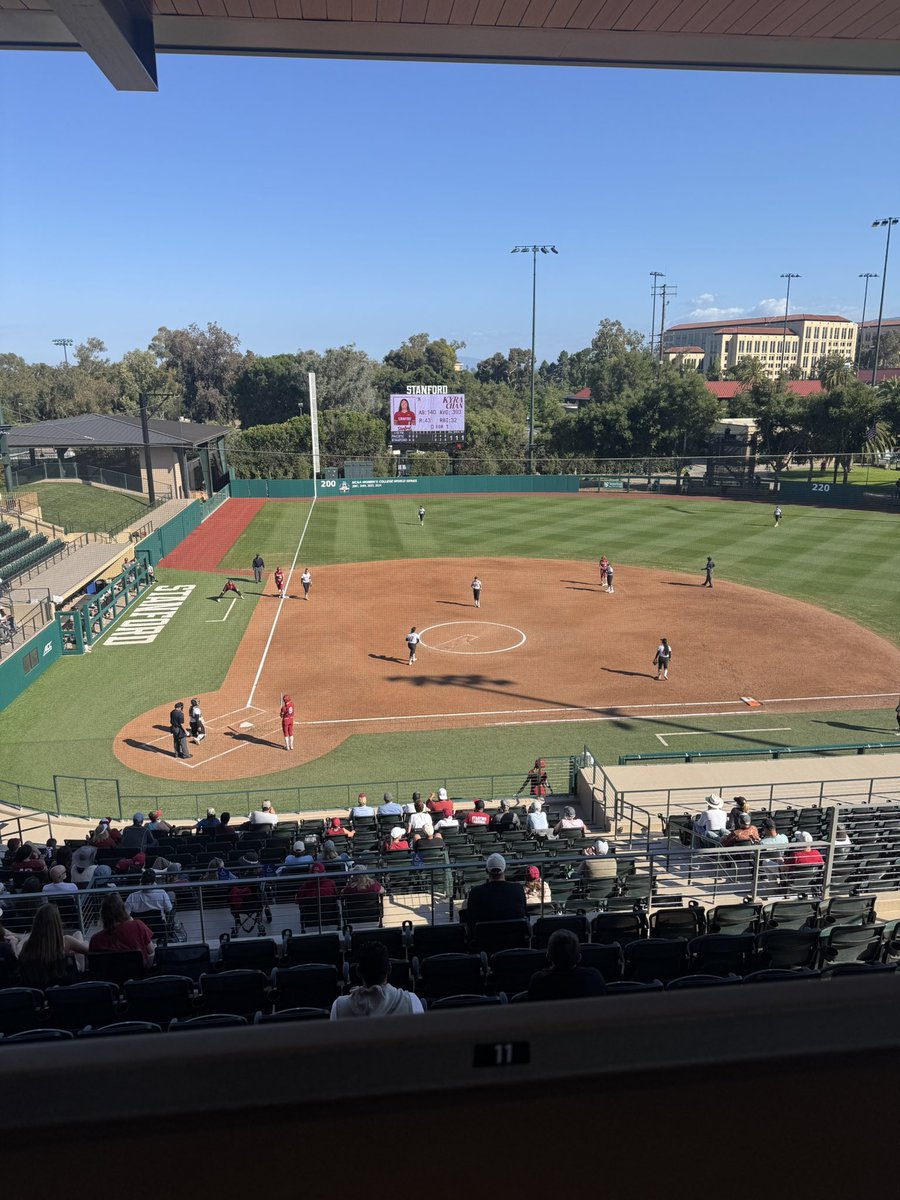 slamdunk406's tweet photo. I’ve arrived on The Farm. Stanford vs. Pacific. #Stanford #Pacific #ACCSB #ACC https://t.co/RYrGg7mXjg
