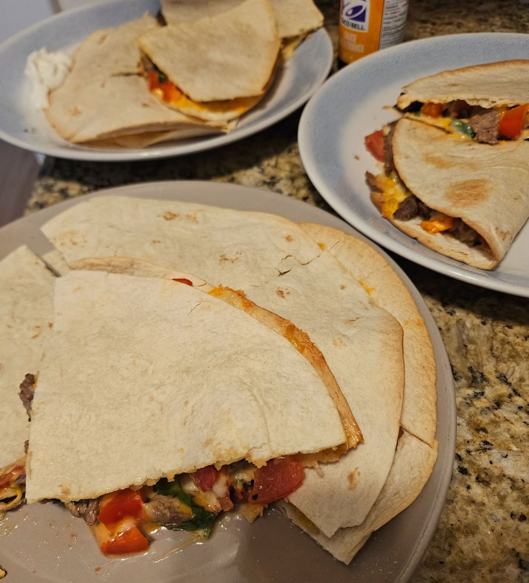 jadeetoms's tweet image. Steak quesadillas. So delicious. I put seasoned steak, cilantro, tomatoes, peppers and cheese. 😍💛 #delicious #quesadillas #familydinnerideas