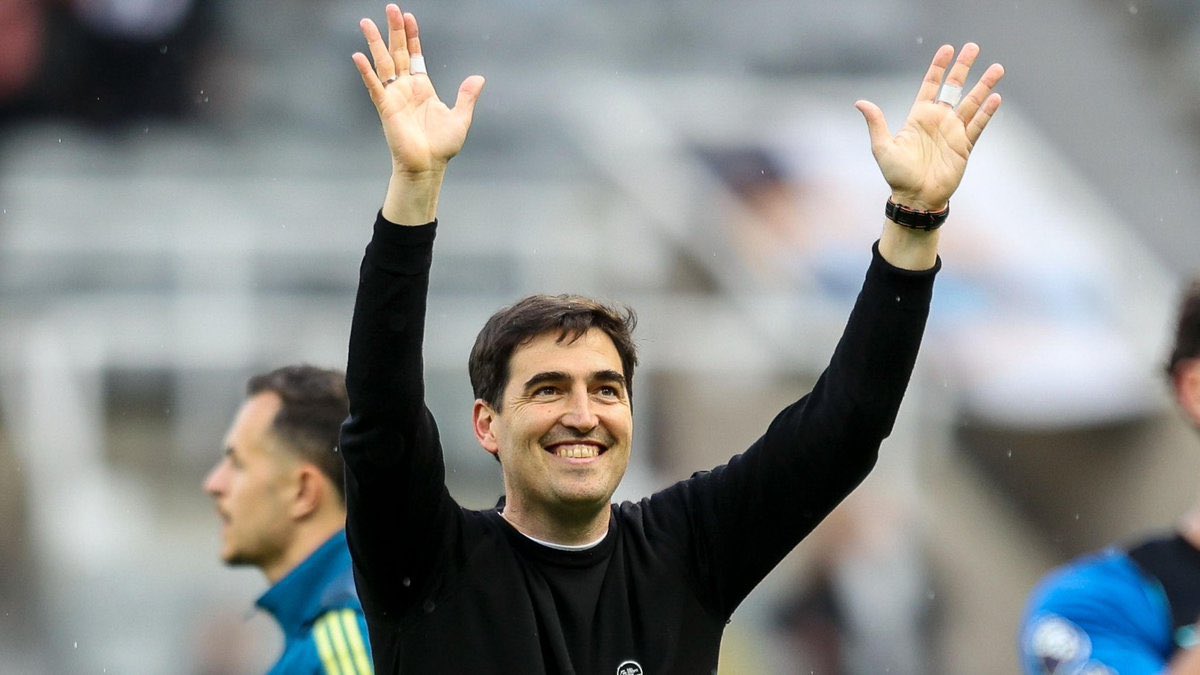 MaiconS240's tweet image. 🚨 Chelsea are now looking at a list of around seven or eight names to take over permanently. 

One of those under consideration is Iraola. 

🔗 Simon Johnson - The Athletic 

#CFC | #Chelsea

📲 @CFC_ChelseaFC