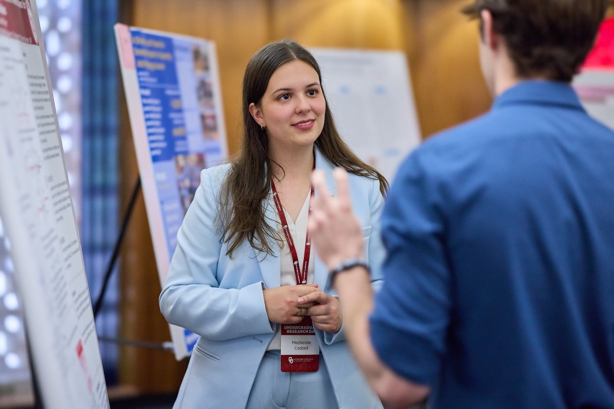 OUHonors's tweet photo. This Undergraduate Research Day, 175 students presented their posters and projects to over 300 visitors, faculty members, judges, and peers ✨ https://t.co/4UK5MzO1ni https://t.co/Fzlfk6z5KZ