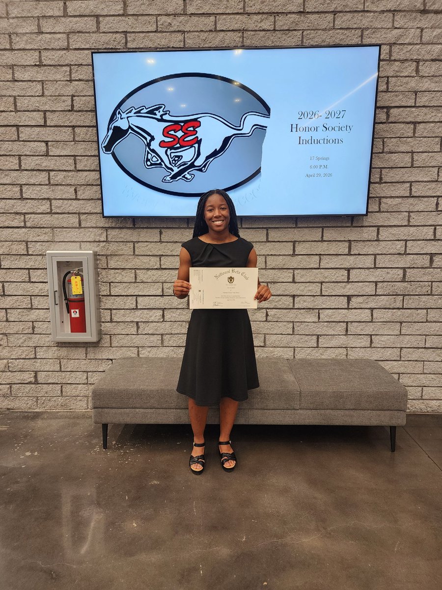 0213HLB's tweet photo. Inducted into the National Beta Club Honor Society! ❤️ https://t.co/OkfjzLAN9m