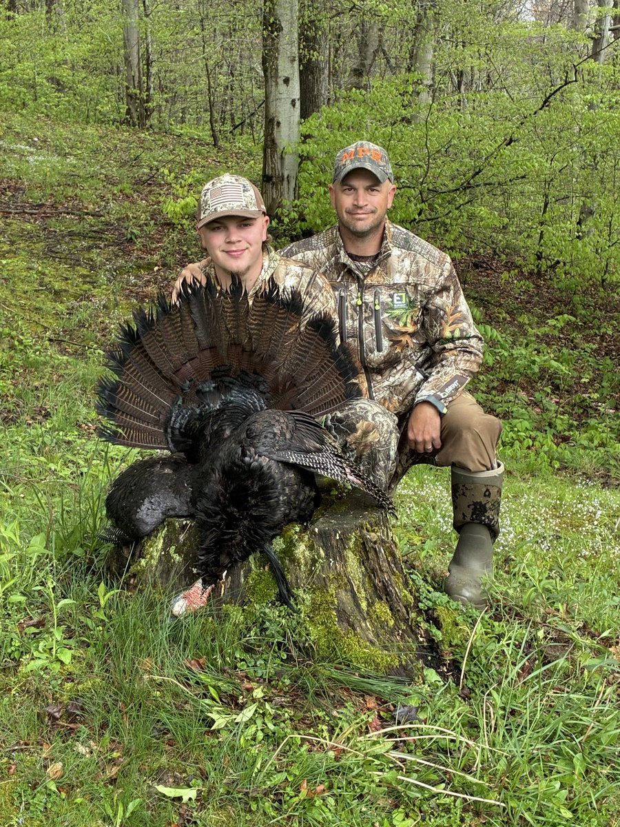 derekz221's tweet photo. Bryant tagged out!!!! Super thankful to get to hunt with my son and watch him tag out every year!!!!#ohio
First morning we got to hunt together!!! https://t.co/cHi5iQZajk