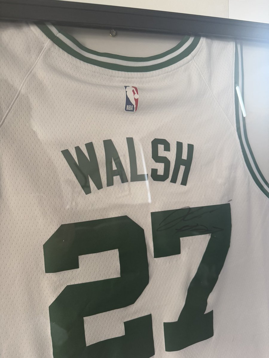 globe ☘️ tweet media