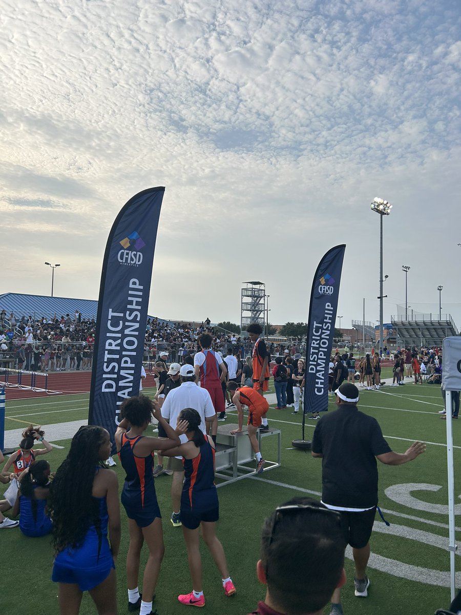 CyParkBoysTrack's tweet photo. Close races, running through the line, and competing at a high level can only mean it’s Championship Season for the middle schools. Electric environment today!

The Rowe Jags boys bringing the smoke today! Love seeing it! Congrats to the 7th grade 4x1 taking the gold🥇 https://t.co/HGurO5Bcrj