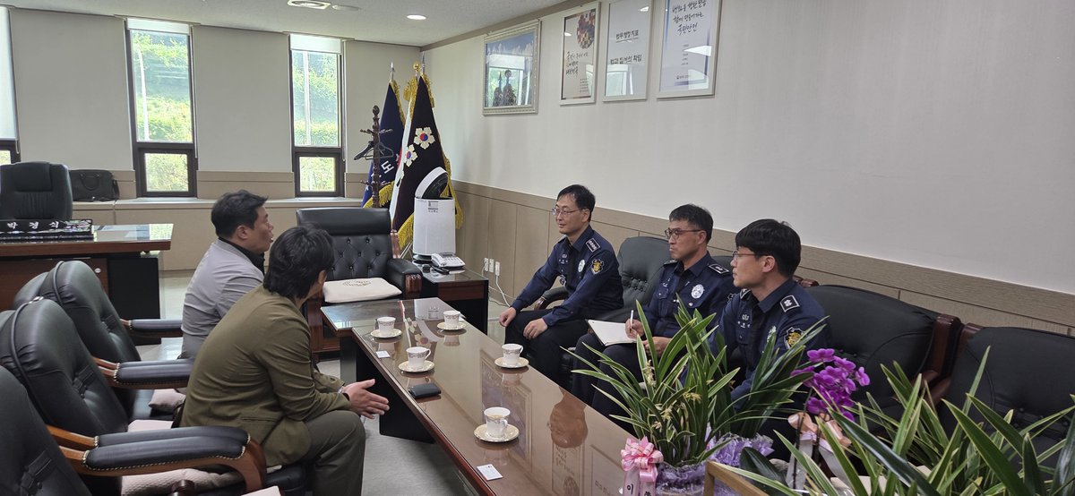 korehagb's tweet photo. 한국법무보호복지공단 경북지부, 상주교도소와 법무보호사업 활성화 위한 업무협의 실시
한국법무보호복지공단 경북지부(지부장 김윤철)는 지난 4월 28일(화) 상주교도소(소장 박경식)를 방문하여 법무보호대상자의 성공적인 사회복귀와 자립지원을 위한 업무협의를 진행했다. https://t.co/cRG1rqqRta