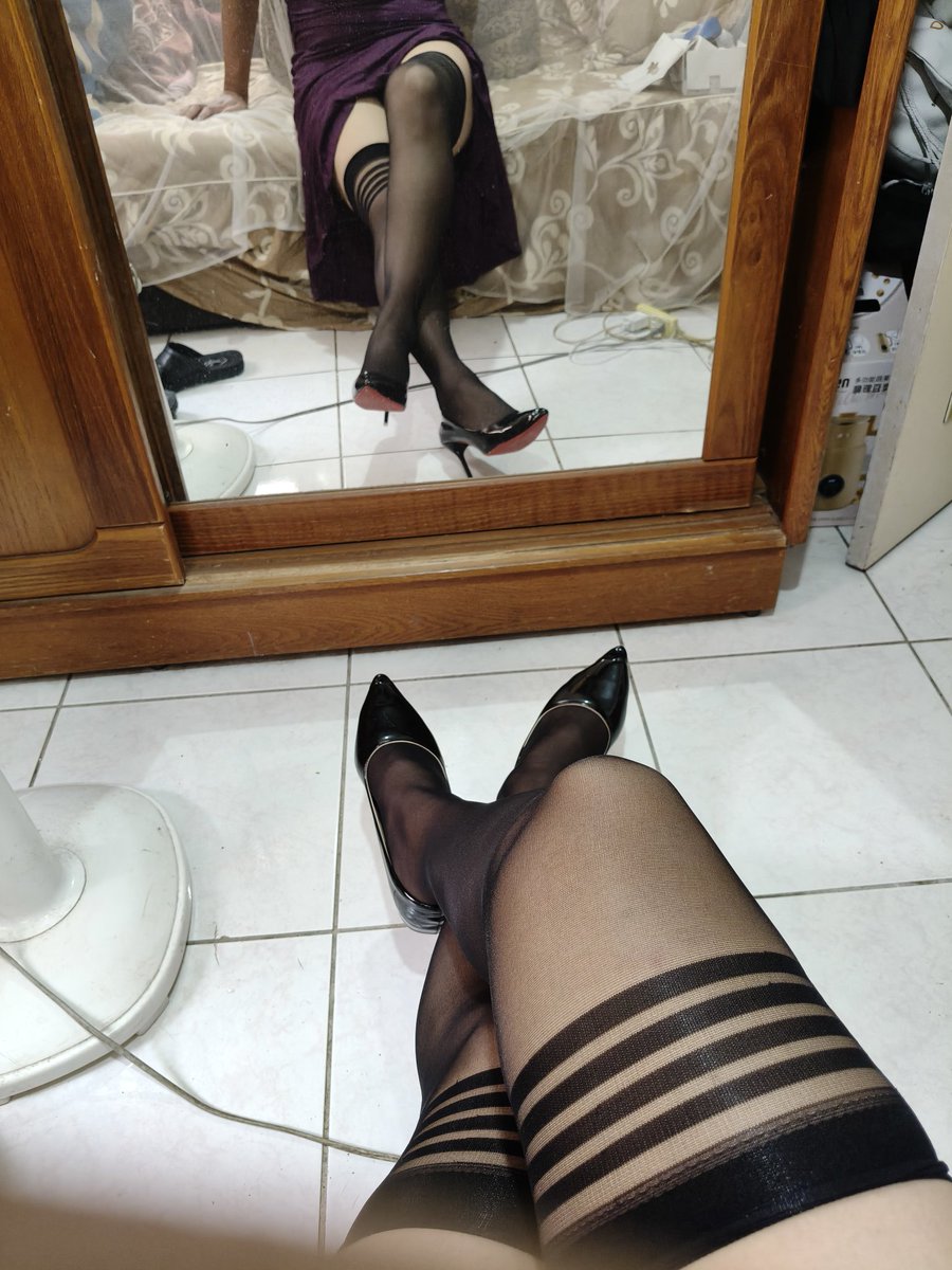 JDx3e's tweet photo. 喜歡哪個呢？
#偽娘 #絲襪 #母狗 #肉便器 https://t.co/JQj3KEeYit