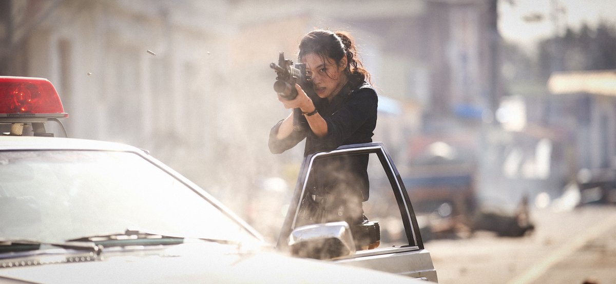 TheFilmStage's tweet image. The first images from Na Hong-Jin's #Hope, premiering in competition at Cannes 2026.

In Hope Harbor, a remote village near the Demilitarized Zone, police outpost chief Bum-seok receives alarming news from locals that a tiger has appeared. As the village erupts into panic,