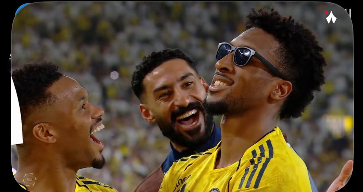 هجمه مرتده 💛💙🇸🇦 tweet media