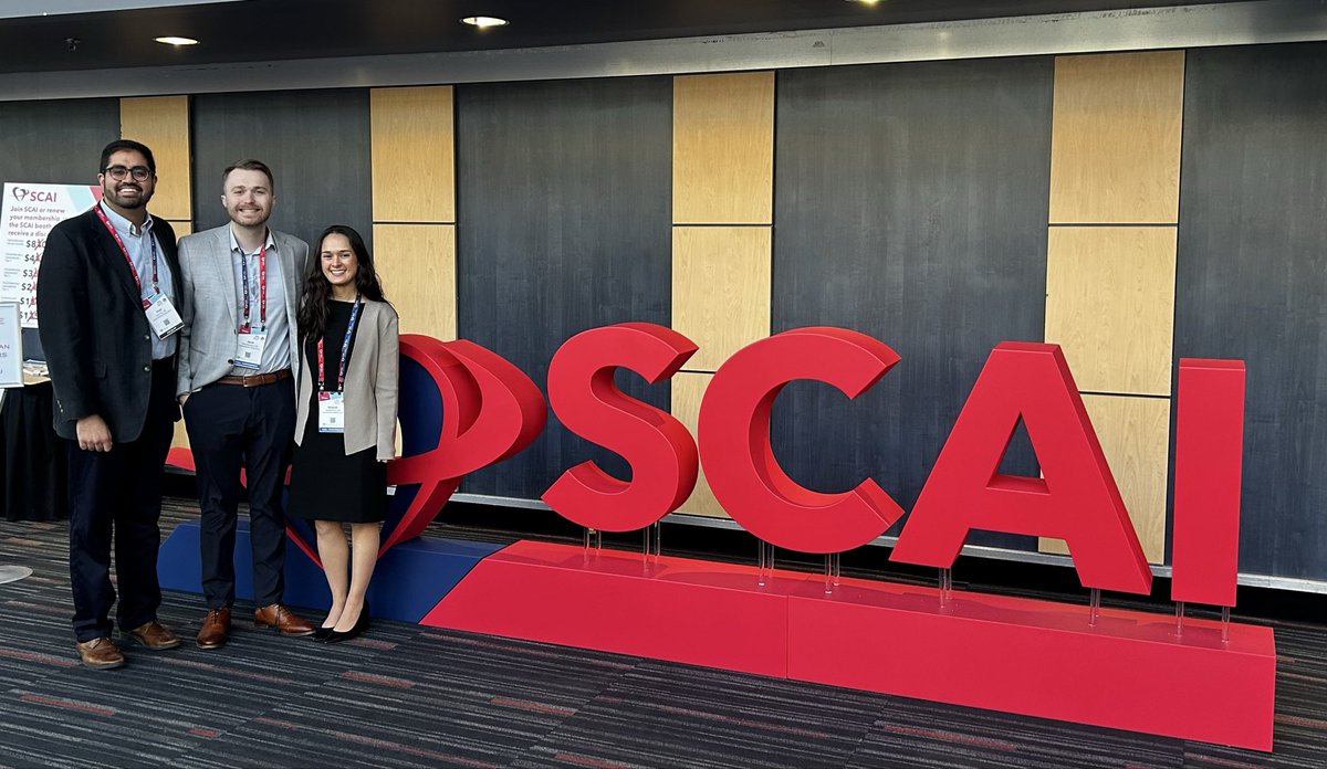 LUcardsfellows's tweet photo. One of our rising LUMC cardiology chiefs, @PunitAroraMD, presented a case on the management of a fractured coronary guidewire during PCI at SCAI in 🇨🇦 this past week, strong work! @DSutherlandMD #ElizabethBruno https://t.co/uU4cMQP2sm