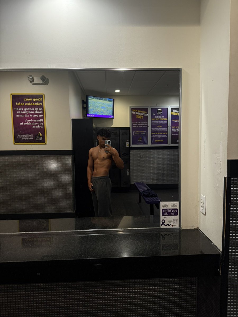 trevii_noo's tweet image. self love fr #gym #fitness #workout #latino #teen #satx #satx210 #sanantonio #straight #abs