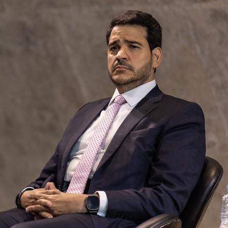 Não é o Léo Lins tweet media