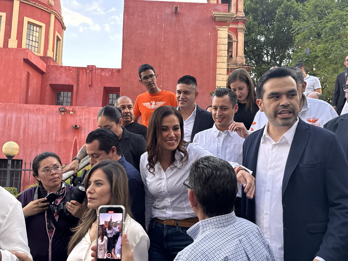 René Fúnez tweet media