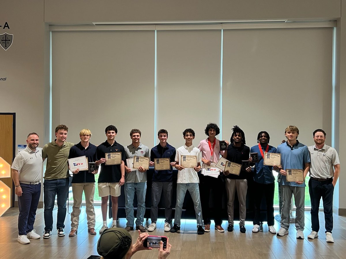 JaxonColeman45's tweet photo. Basketball banquet tonight! 
• 2nd team All-District 
• Academic All-State 
• District Champs‼️
Can’t wait to see what we can do next year!

@CoachJanszen @clhstxathletics @eli_boyd1 @MichaelT2027 @TXPSMedia @TXPrivateFBGuy https://t.co/ysf5OmDwWr