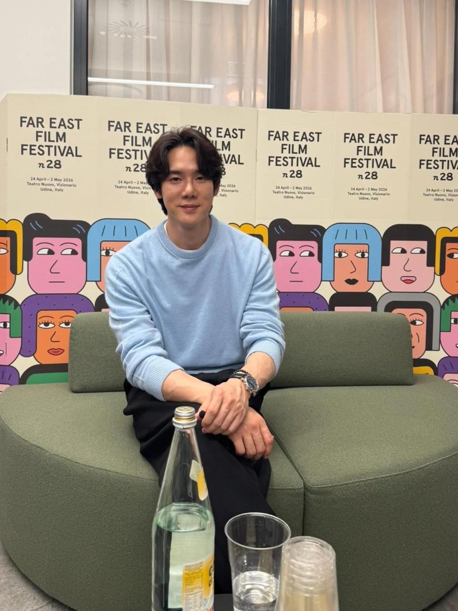 SeongdongPeach's tweet image. 好明显是两种珠子的拼色手串😱🫣
是两条嘴对嘴的鱼吗🐟

#유연석 
#YooYeonSeok