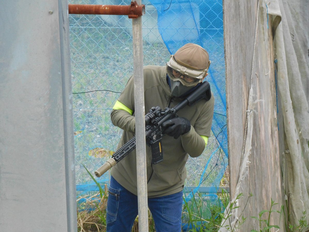 airsoft_taniyan's tweet image. 昨日のサバゲ楽しかった♪
いつものメンツにお久しぶりのメンツで楽しく遊べました😊
若い初心者さんが多くワイワイと楽しそうにしてるの見て、ほっこりしました👍
しかし！寒かった〜風邪ひきそうでした😷
#レッツロック　#レツロ　#サバゲ　#初心者レンタル無料