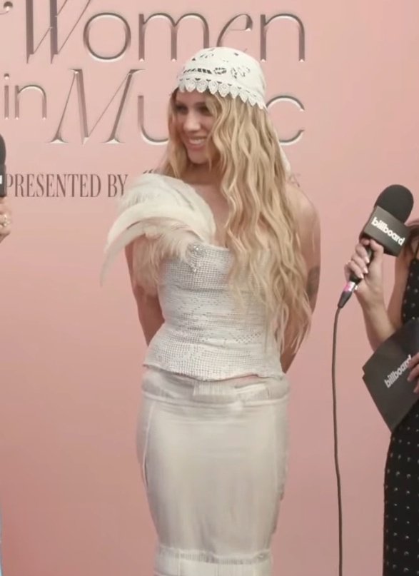 MⱯRGⱯUX 🦇 tweet media